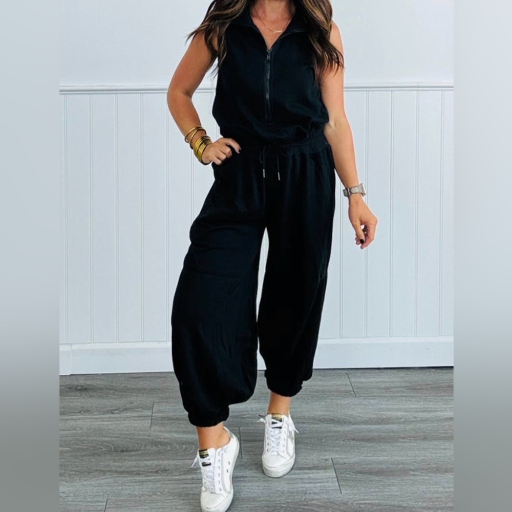 Entro Black Sleeveless Jumpsuit